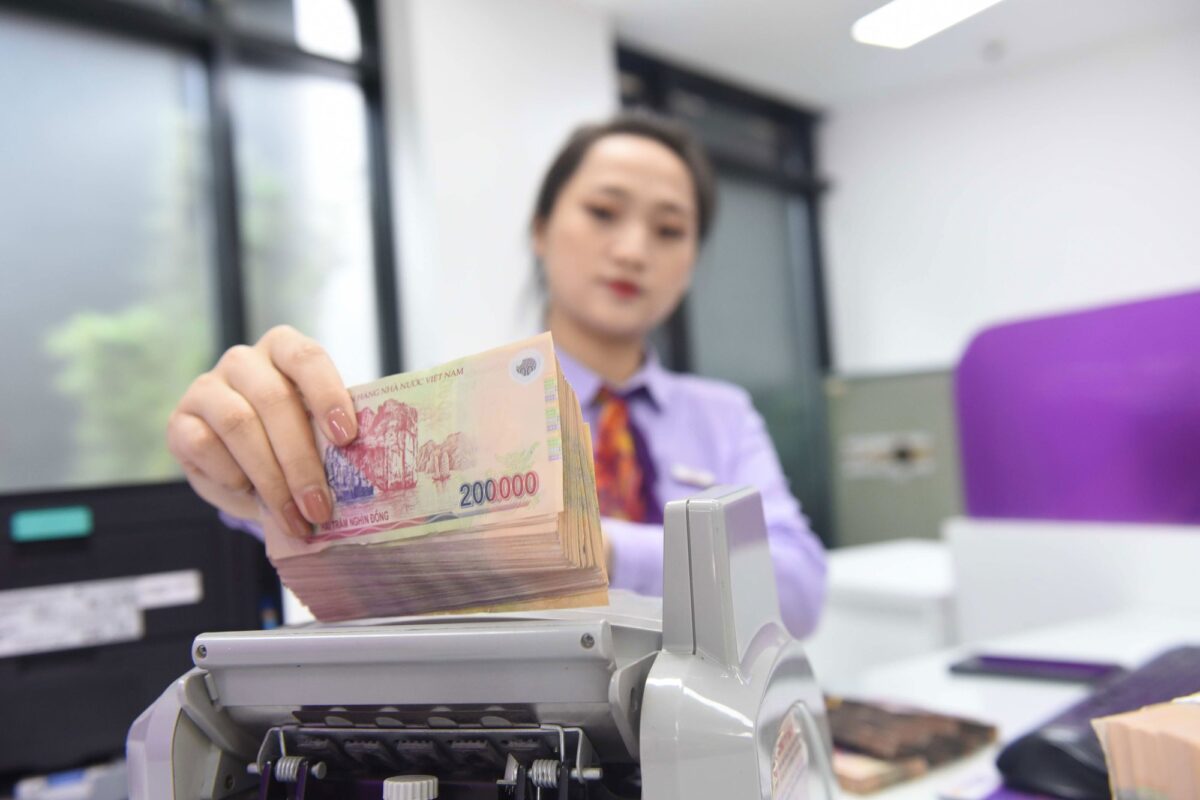 Ngân hàng nới room tín dụng